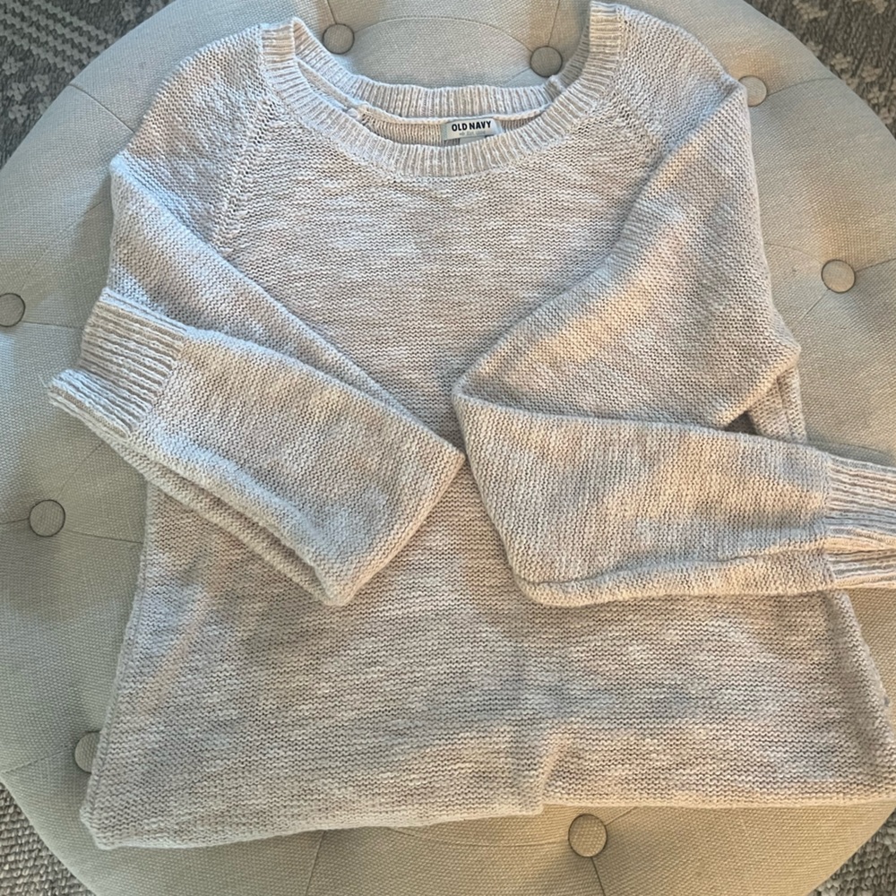 Old Navy Knit Sweater in Light Gray